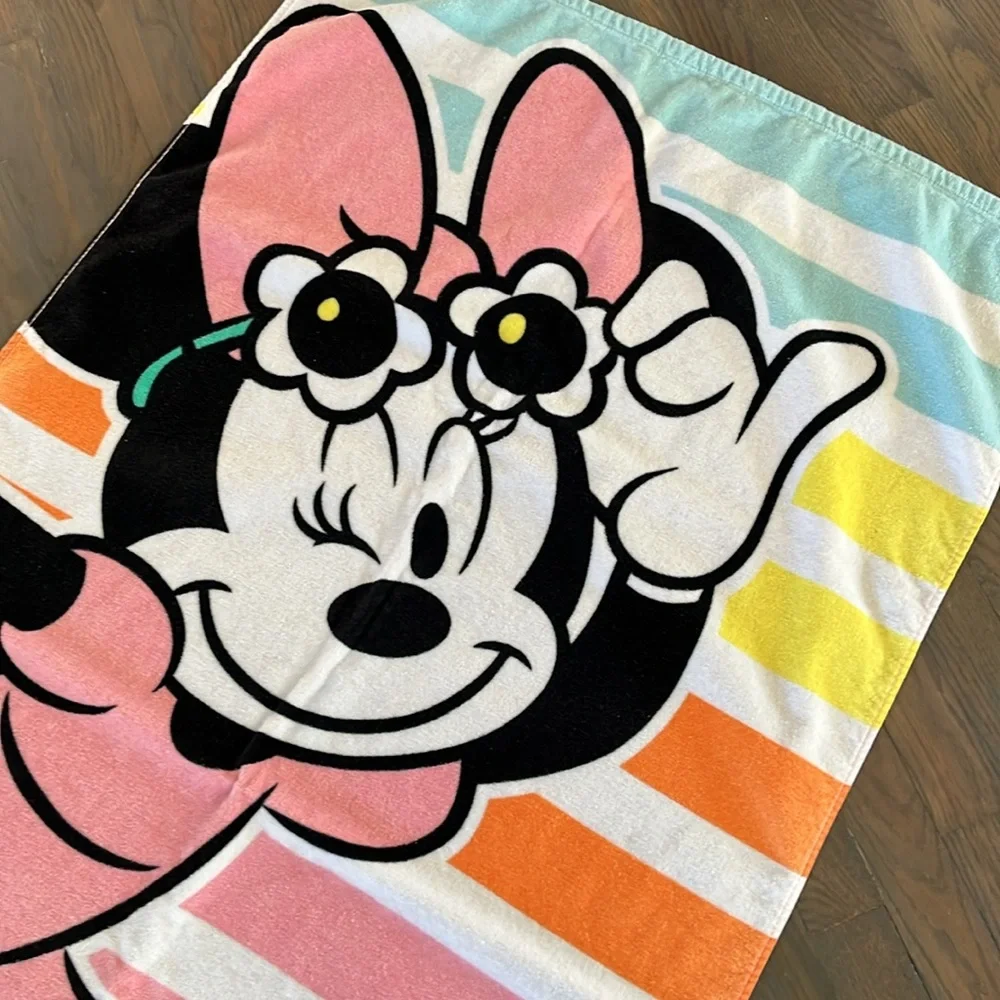 Disney Minnie Mouse Beach Towel 29”x59”